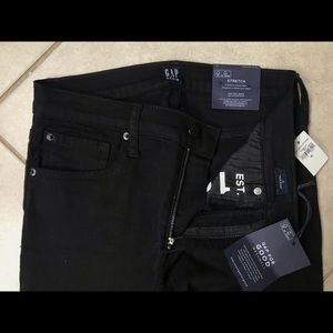 Black skinny jeans from GAP. NWT